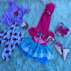 FINAL PRICE!! ⬇️📉 TROLLS infant girls bundle - ALL BNWT